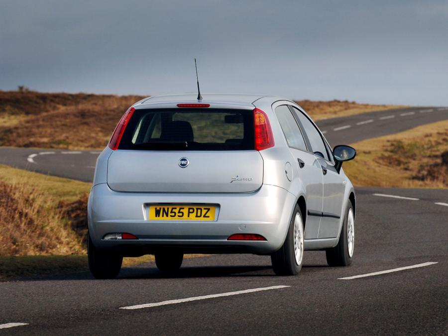  Fiat Grande Punto 5-Door 2006 года  (UK) (фото 5 из 9)